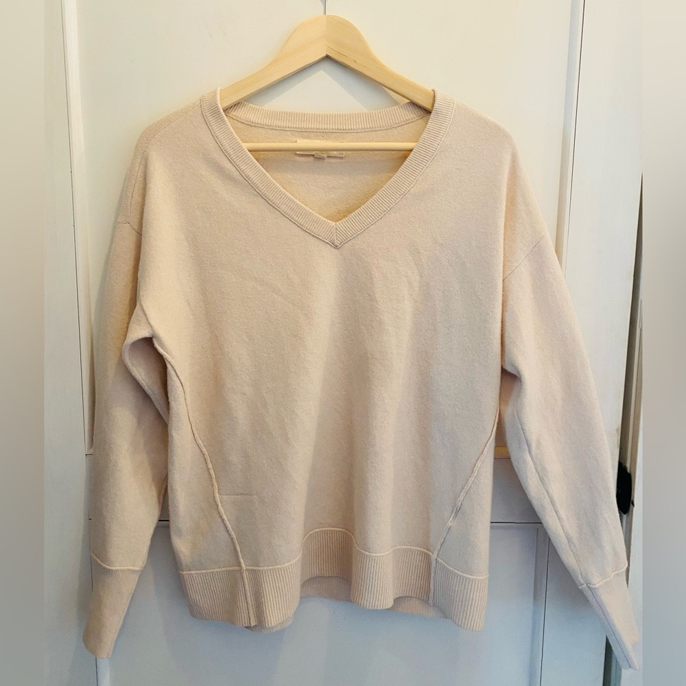 Lucky Brand Women's Beige V-Neck Sweater